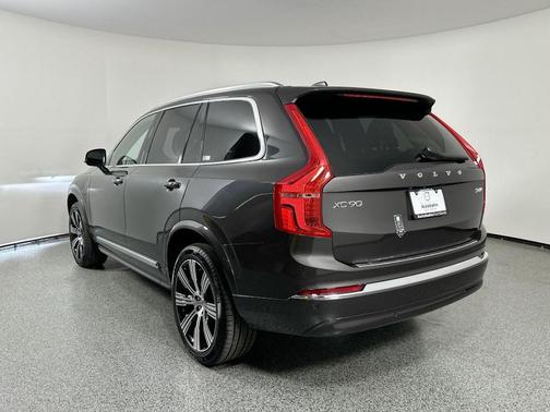 2025 Volvo XC90 Plug-In Hybrid T8 Plus 7-Seater