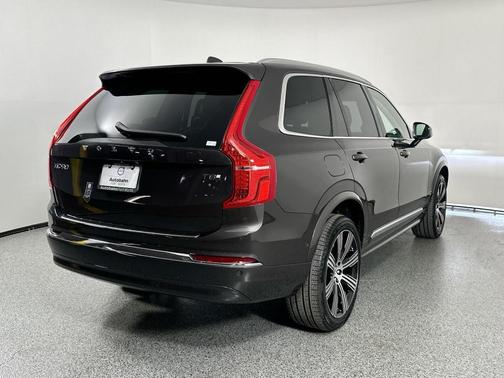 2025 Volvo XC90 Plug-In Hybrid T8 Plus 7-Seater
