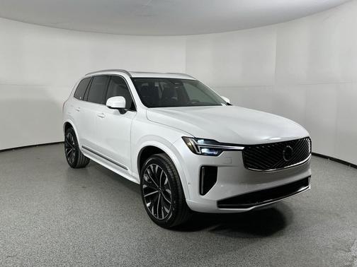 2025 Volvo XC90 B6 Plus 7-Seater