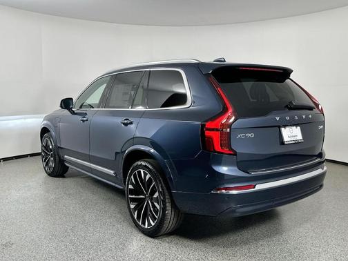 2025 Volvo XC90 Plug-In Hybrid T8 Ultra 7-Seater
