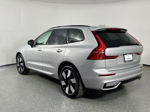2025 Volvo XC60 Plug-In Hybrid T8 Plus