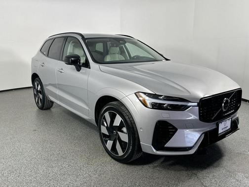 2025 Volvo XC60 Plug-In Hybrid T8 Plus