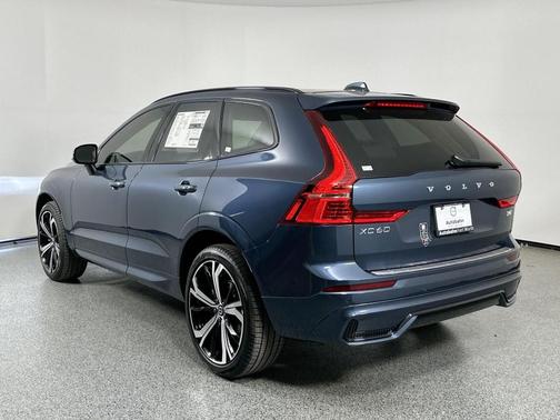 2025 Volvo XC60 B5 Ultra