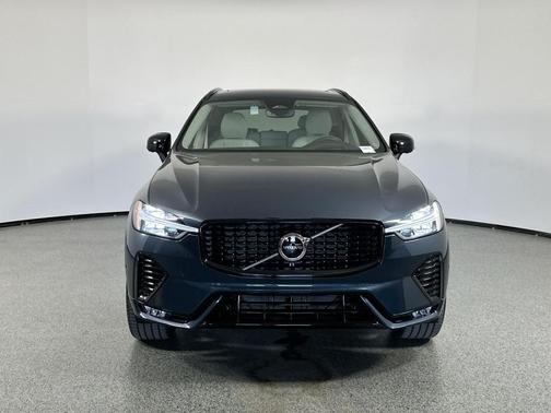2025 Volvo XC60 B5 Ultra