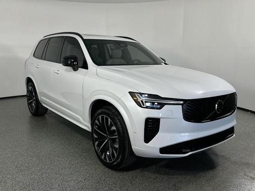 2026 Volvo XC90 B6 Ultra Dark Theme 6-Seater