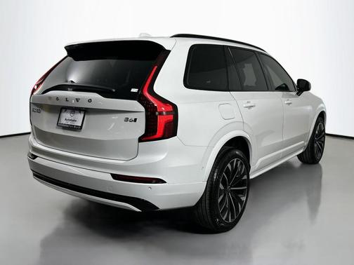 2026 Volvo XC90 B6 Ultra Dark Theme 6-Seater