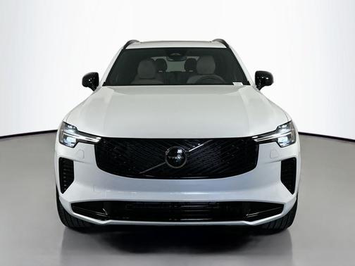 2026 Volvo XC90 B6 Ultra Dark Theme 6-Seater