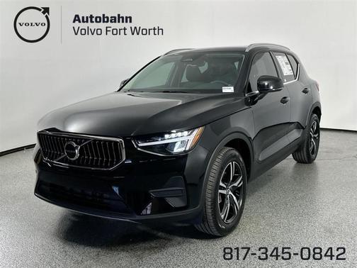 2025 Volvo XC40 B5 Core Bright Theme