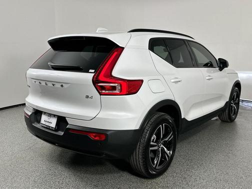 2026 Volvo XC40