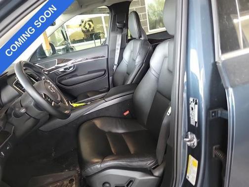 2019 Volvo XC90 T6 Momentum