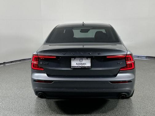 2020 Volvo S60 T5 Momentum