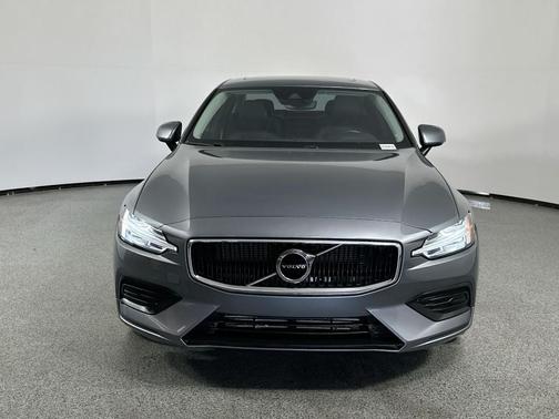 2020 Volvo S60 T5 Momentum