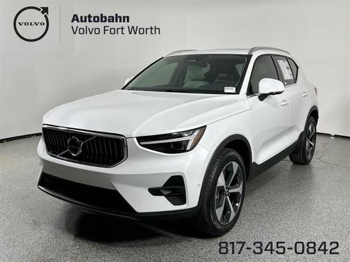 2025 Volvo XC40 B5 Plus Bright Theme