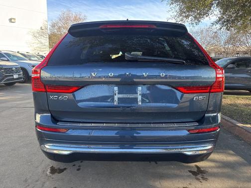 2023 Volvo XC60 B5 Plus Bright Theme