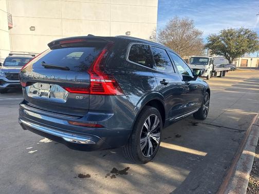 2023 Volvo XC60 B5 Plus Bright Theme