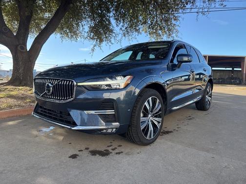 2023 Volvo XC60 B5 Plus Bright Theme