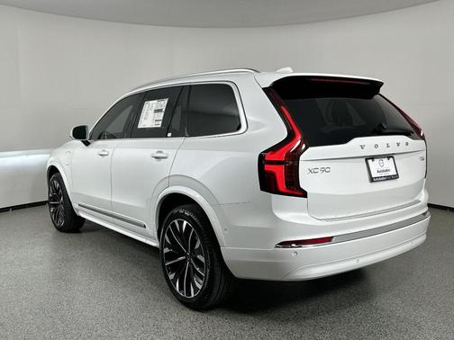 2025 Volvo XC90 Plug-In Hybrid T8 Plus 7-Seater
