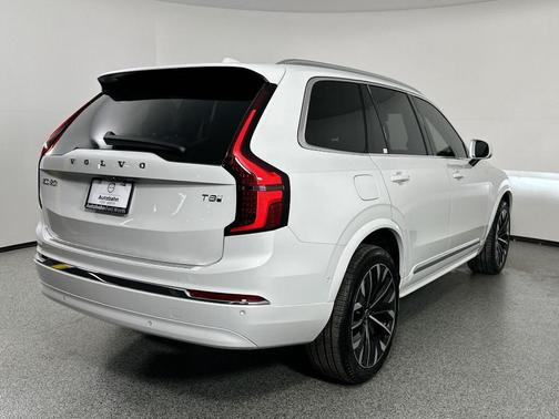 2025 Volvo XC90 Plug-In Hybrid T8 Plus 7-Seater