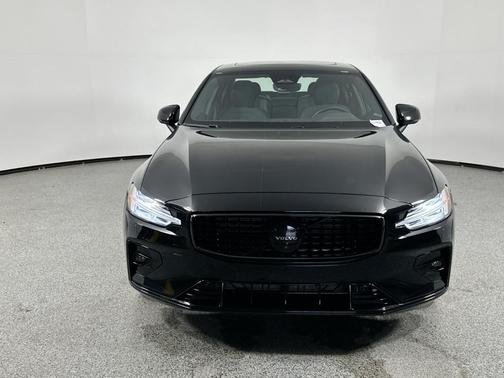 2024 Volvo S60 B5 Plus Black Edition