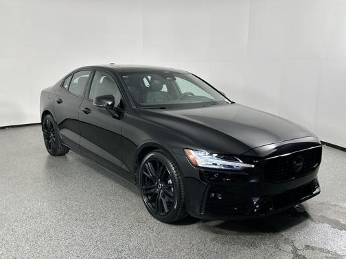 2024 Volvo S60 B5 Plus Black Edition