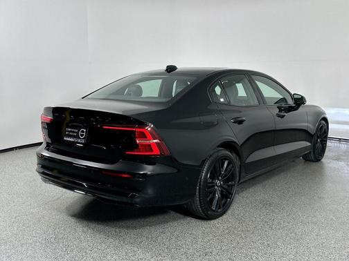 2024 Volvo S60 B5 Plus Black Edition