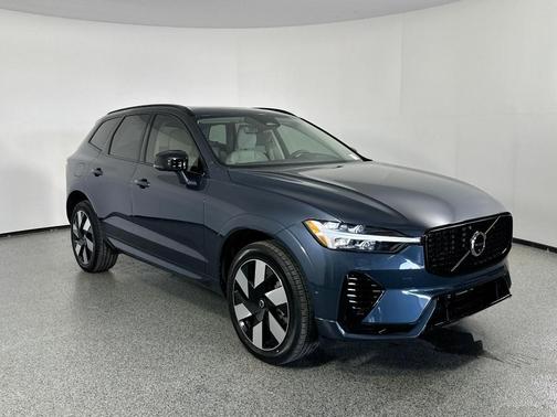 2025 Volvo XC60 Plug-In Hybrid T8 Plus