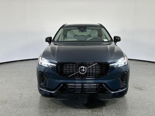 2025 Volvo XC60 Plug-In Hybrid T8 Plus