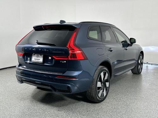 2025 Volvo XC60 Plug-In Hybrid T8 Plus
