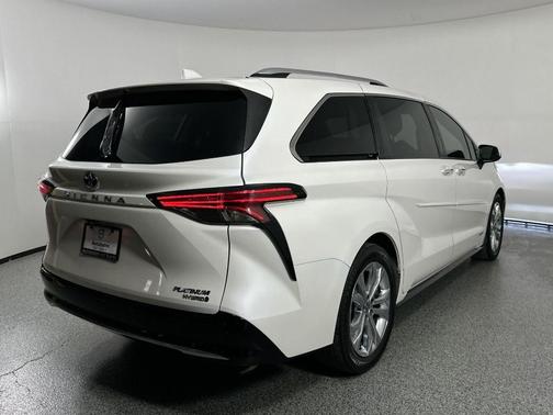 2021 Toyota Sienna Platinum