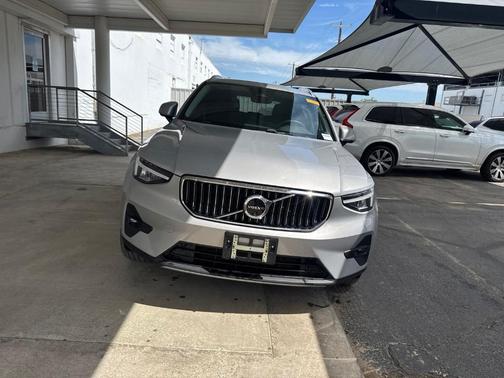 Silver 2024 Volvo XC40 B5 Plus Bright Theme