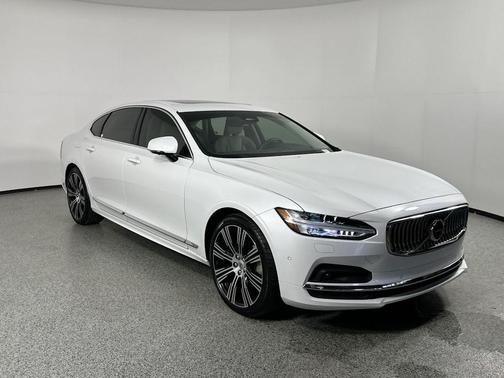 2023 Volvo S90 B6 Plus