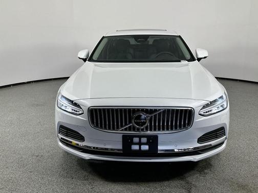 2025 Volvo S90 Plug-In Hybrid T8 Ultra