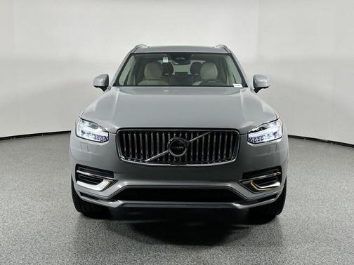 2025 Volvo XC90 Plug-In Hybrid T8 Plus 7-Seater