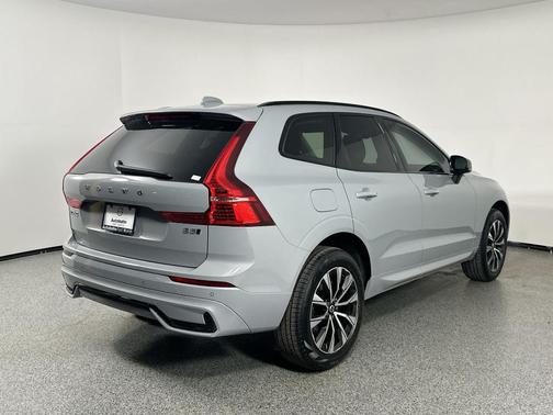 2025 Volvo XC60 B5 Core