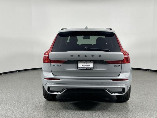 2025 Volvo XC60 B5 Core