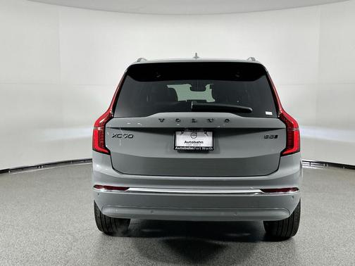 2025 Volvo XC90 B5 Plus 7-Seater