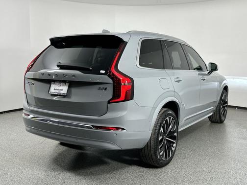 2025 Volvo XC90 B5 Plus 7-Seater
