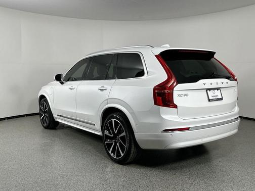 2023 Volvo XC90 Recharge Plug-In Hybrid T8 Ultimate Bright Theme 7-Seater