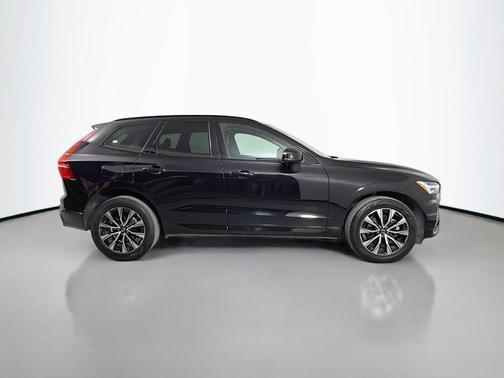 Onyx Black Metallic 2025 Volvo XC60 B5 Core
