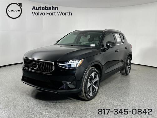 2025 Volvo XC40 B5 Plus Bright Theme
