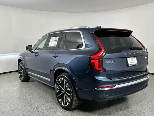 2025 Volvo XC90 Plug-In Hybrid T8 Plus 7-Seater