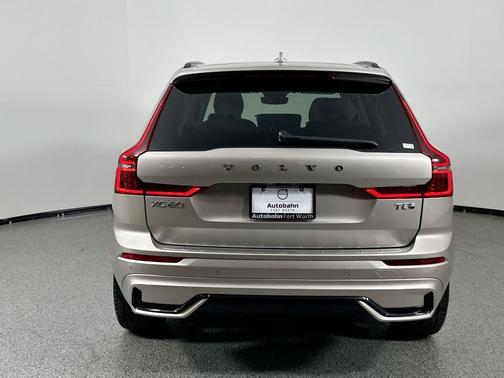 2026 Volvo XC60 T8 ULTRA