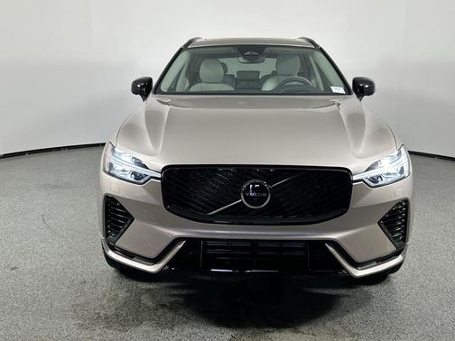 2026 Volvo XC60 T8 ULTRA