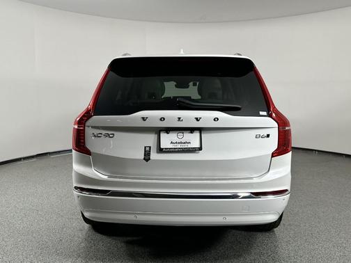 2025 Volvo XC90 B6 Plus 7-Seater