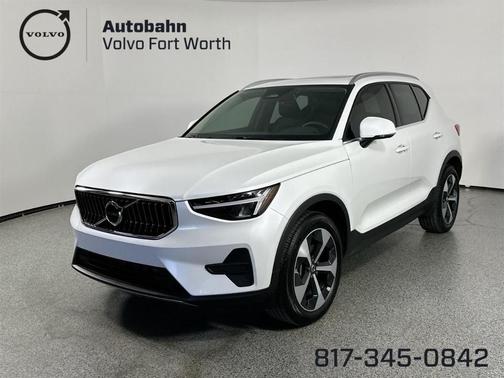 2025 Volvo XC40 B5 Core Bright Theme