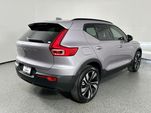 2026 Volvo XC40