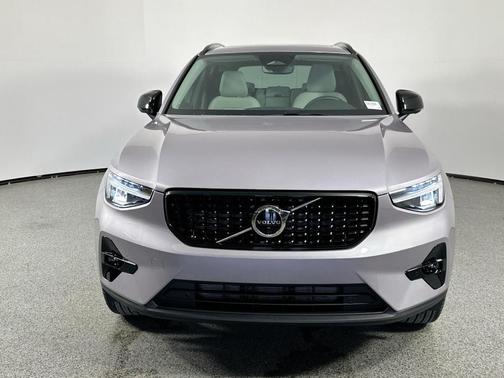 2026 Volvo XC40