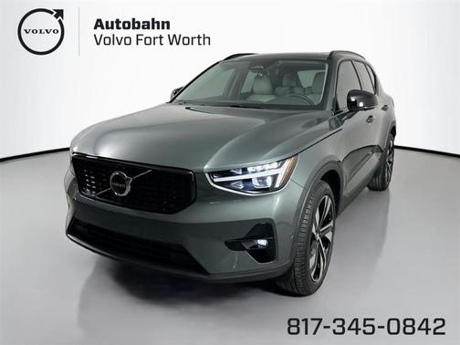 2026 Volvo XC40 B4 Plus