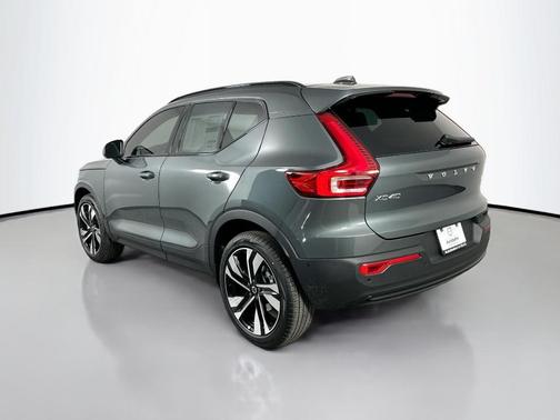 Forest Green 2026 Volvo XC40 B4 Plus