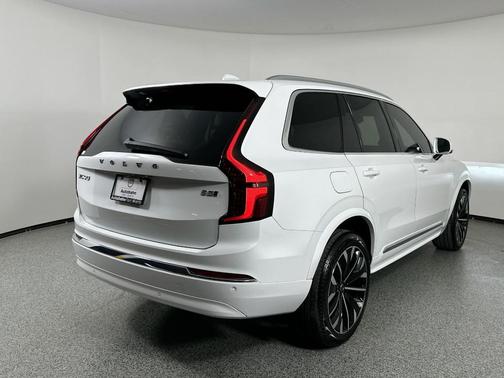 2026 Volvo XC90 B5 Core